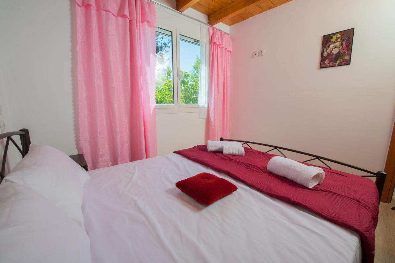 Basil & Guest House Lazarata Ngoại thất bức ảnh