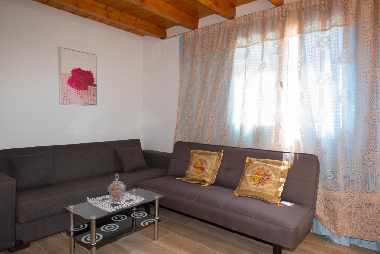 Basil & Guest House Lazarata Ngoại thất bức ảnh