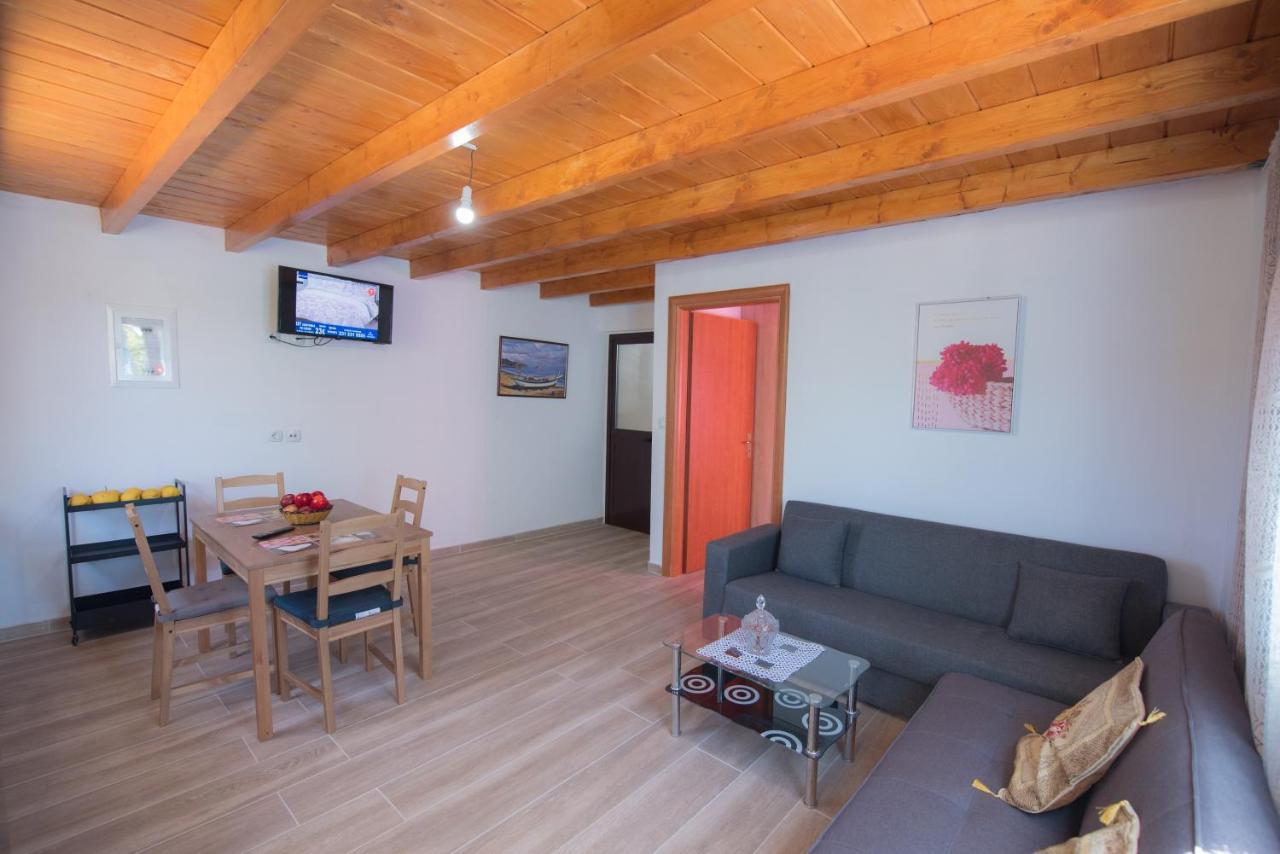 Basil & Guest House Lazarata Ngoại thất bức ảnh